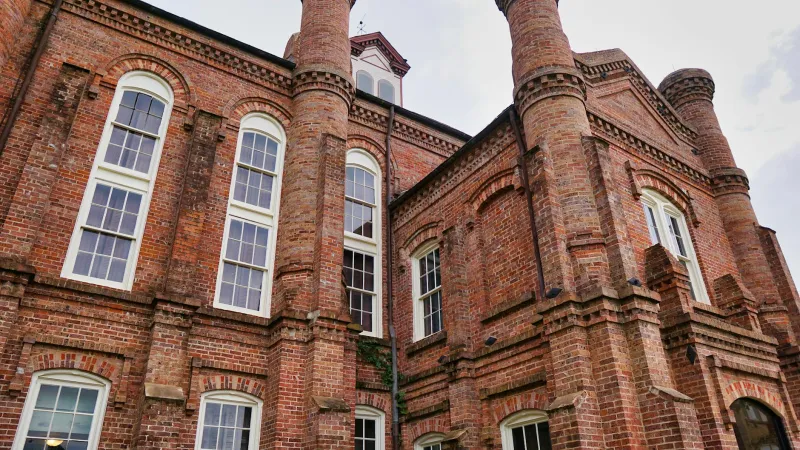 The Bail Bond Industry Is a $2 Billion Racket Built on Punishing People for Being Poor